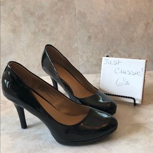 Just classic!  Black stilettos!